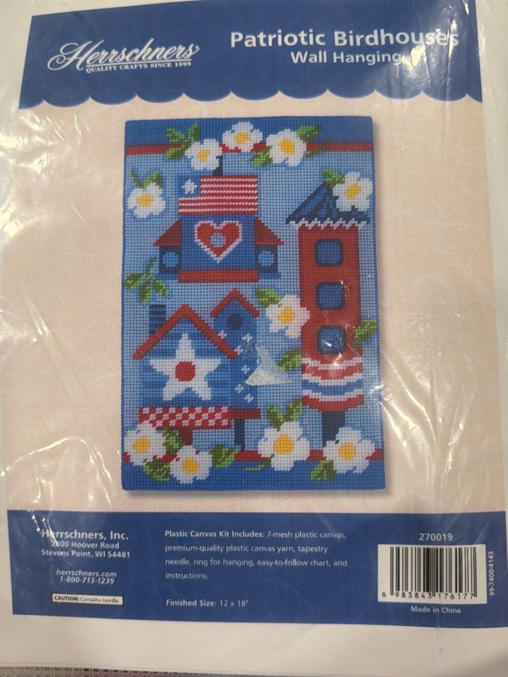 Patriotic Birdhouses Wall Hanging Plastic Canvas Latch Hook Kit New